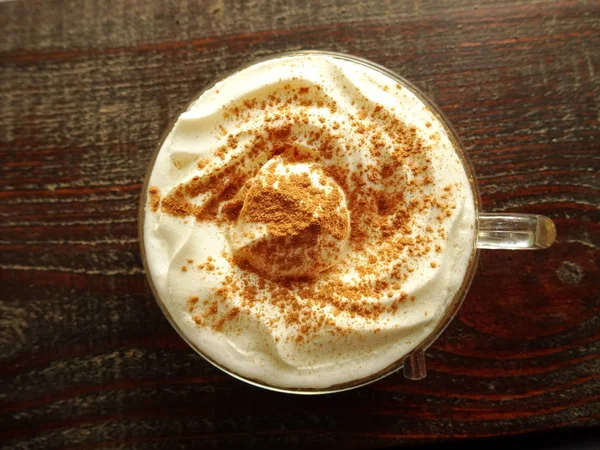 Cappuccino Dengan Cream Dan Cinnamon — Stok Foto