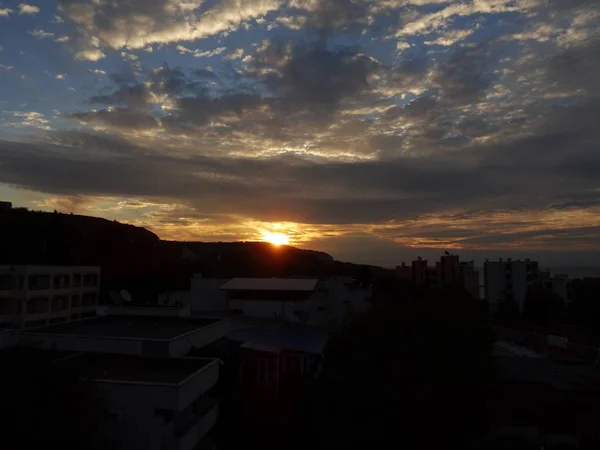 Dramático Amanecer Cielo Pared Fondo Primer Plano — Foto de Stock