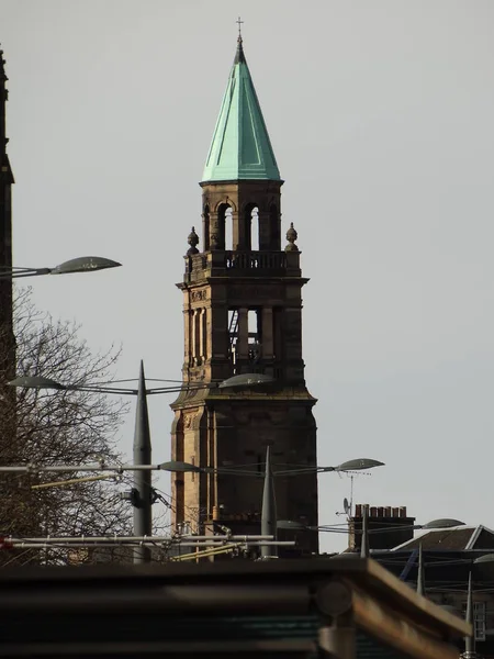 Edinburgh Groene Scherpe Dak Van Een Beroemde Gebouw — Stockfoto