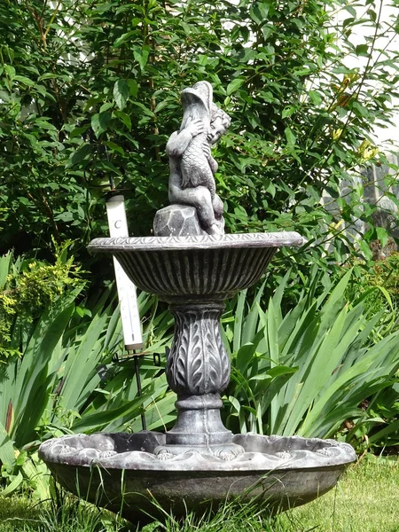 Fountain Green Garden — Stock Photo, Image