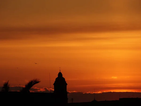 Construire Silhouette Sur Fond Ciel Coucher Soleil Orange Vif — Photo