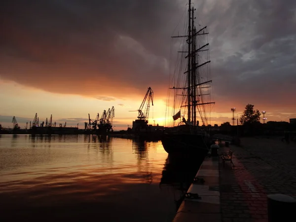 Ciel Coucher Soleil Lumineux Dans Port Mer — Photo