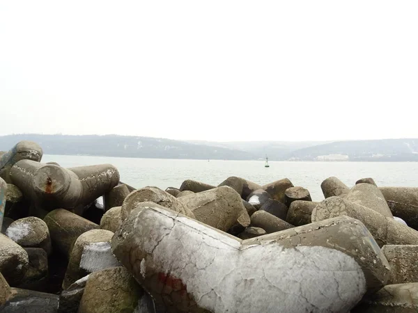 海海岸のテトラポッドの石 — ストック写真