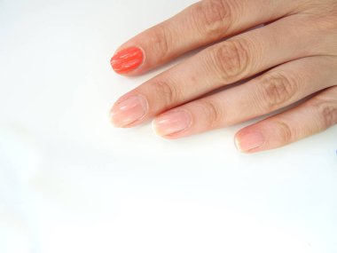 Tırnak Cilası Yapmak, yakından