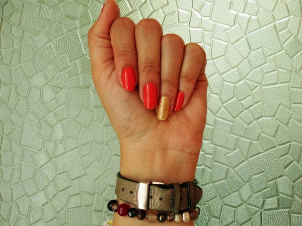 Female Hand Red Gold Nail Polish Art Fashion Jewelr — Stock Photo, Image