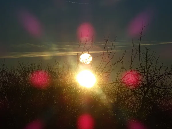 Όμορφα Φωτεινά Ακτίνες Του Ήλιου — Φωτογραφία Αρχείου