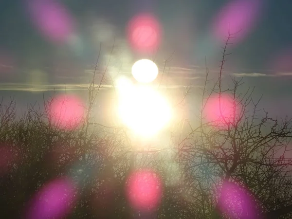 Όμορφα Φωτεινά Ακτίνες Του Ήλιου — Φωτογραφία Αρχείου