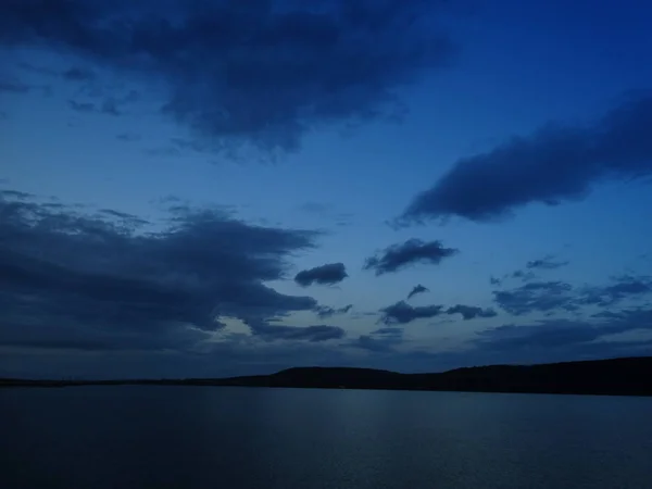 Céu Azul Acima Lago Azul — Fotografia de Stock