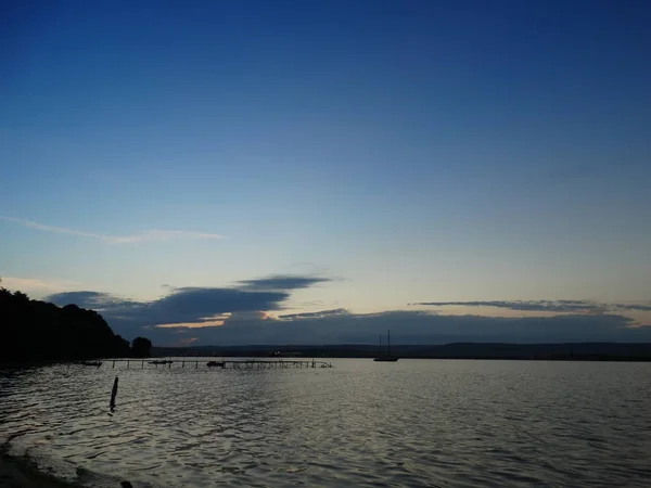 Bela Paisagem Lago Anoitecer — Fotografia de Stock