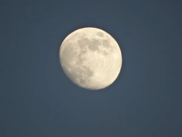 Luna Nel Cielo Scuro — Foto Stock