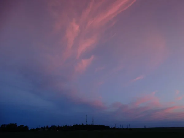 Голубое Розовое Небо — стоковое фото
