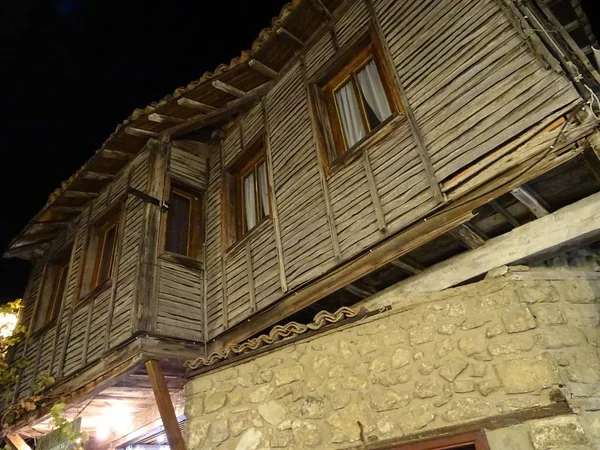 Vista Nocturna Una Casa Búlgara Nativa Madera — Foto de Stock
