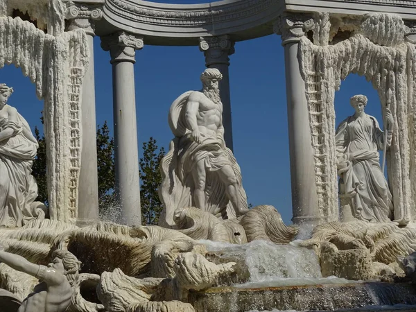 Brunnen Romanischen Stil Auf Der Burg Ravadinovo Bulgarien — Stockfoto