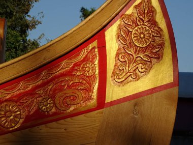 Bulgar yerli dekorasyonu ile ahşap tekne