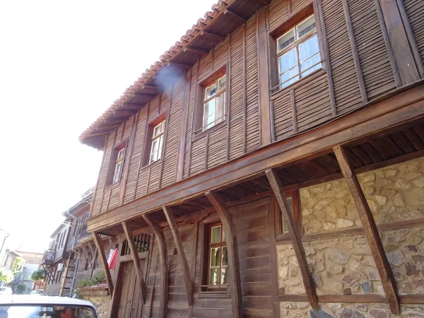 Einheimische Bulgarische Holzhaus — Stockfoto