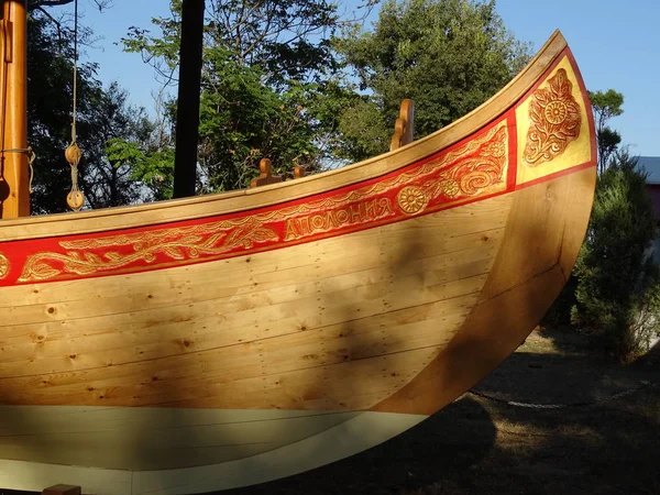 Holzboot Mit Bulgarischer Dekoration — Stockfoto