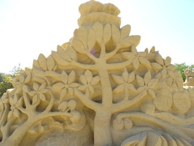 Peri ağacının kum heykeli