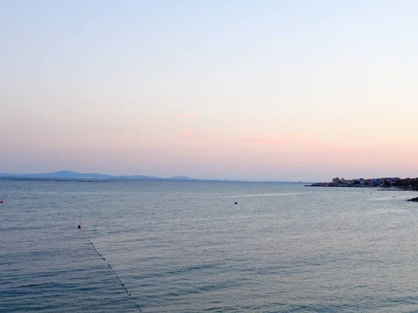 Gradientu Różowy Zachód Słońca Niebo Nad Poziomem Morza — Zdjęcie stockowe