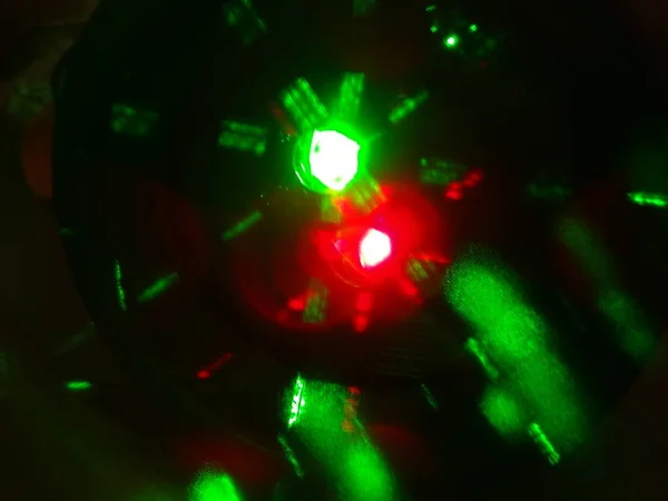 Soyut Yeşil Kırmızı Bulanık Işıklar — Stok fotoğraf