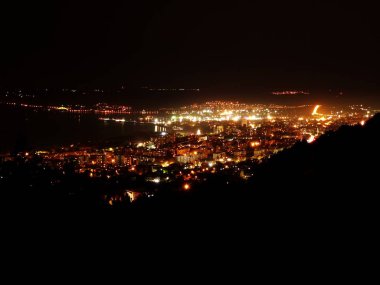 Gece Cityscape panoramik görünüm