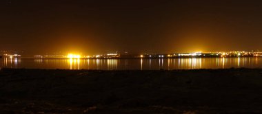 gece ışıkları ile manzara görünümü