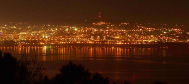 gece şehir manzarası