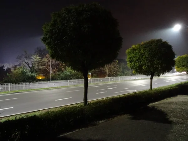 Calle Ciudad Vacía Por Noche —  Fotos de Stock