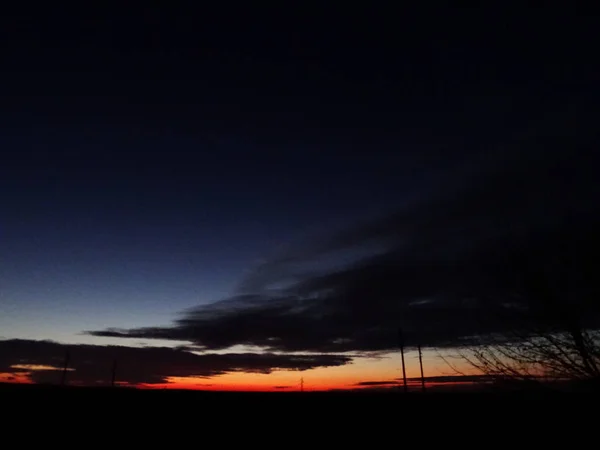 Schöner Blick Auf Den Dunklen Himmel Bei Sonnenuntergang — Stockfoto