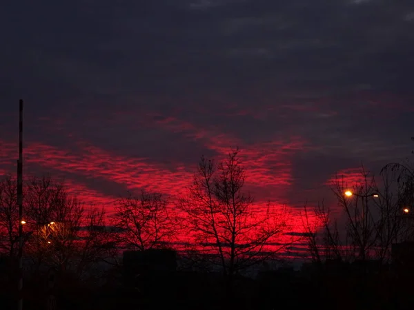 Schöner Blick Auf Den Dunklen Himmel Bei Sonnenuntergang — Stockfoto