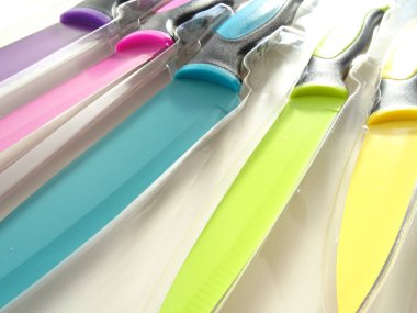 Yeni renkli mutfak bıçakları