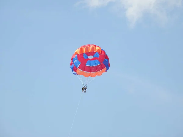 Kolorowy Balon Błękitne Niebo — Zdjęcie stockowe