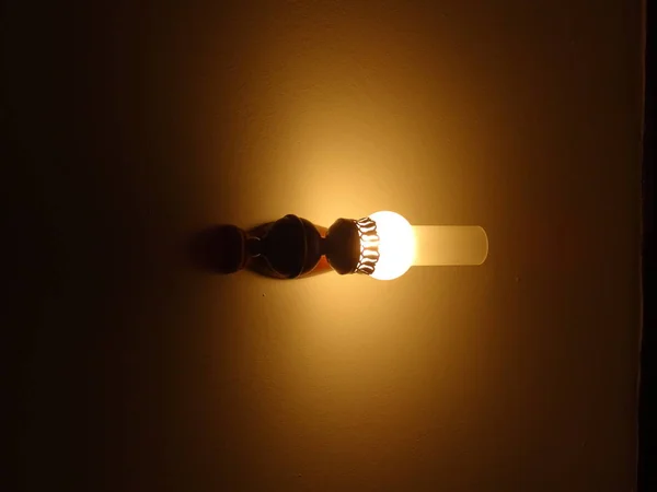 Винтажная Лампа Стене Ночью — стоковое фото