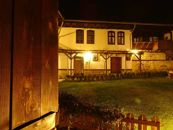 Casa Búlgara Madera Nativa Noche — Foto de Stock