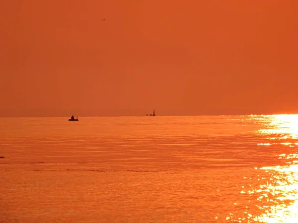 Sunrise Licht Reflecterende Het Zeewater — Stockfoto