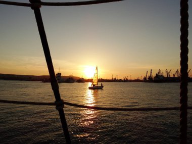 Seaport 'ta günbatımı manzarası