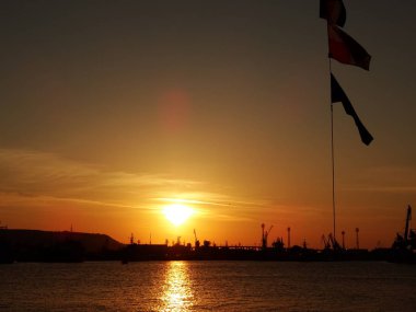 Seaport 'ta günbatımı manzarası