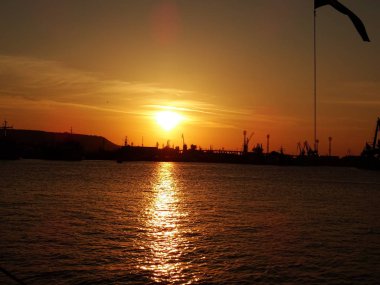 Seaport 'ta günbatımı manzarası