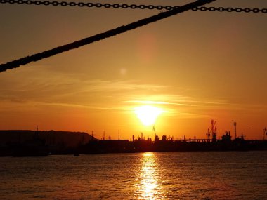 Seaport 'ta günbatımı manzarası