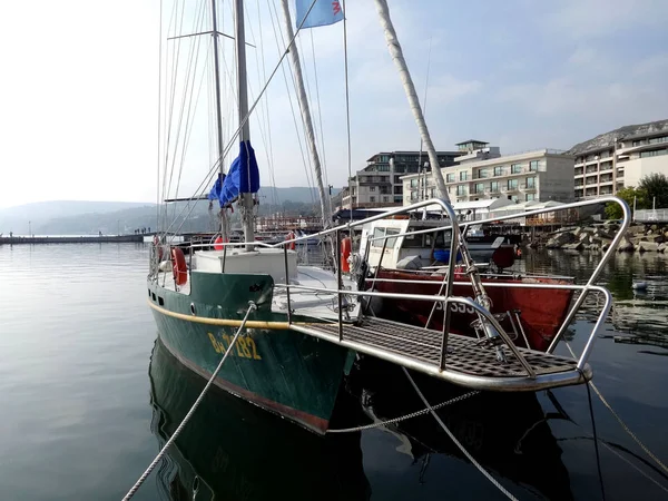 Denizde küçük yat