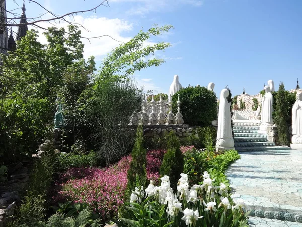 Jardín Con Estatuas Castillo Ravadinovo Bulgaria — Foto de Stock