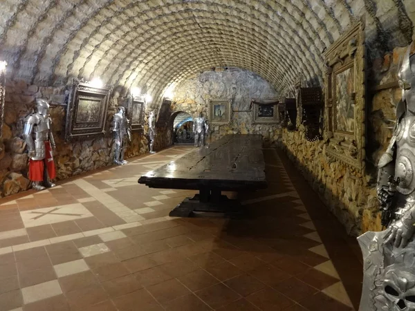 保加利亚拉瓦迪诺沃城堡的内部隧道 — 图库照片