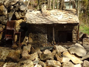 Bir Windmill ile eski bir evin modeli