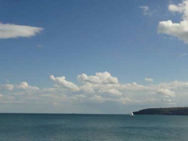 Gündüz vakti güzel deniz manzarası