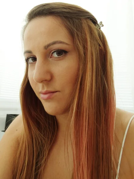 Female Long Pink Hair — Stock Photo, Image