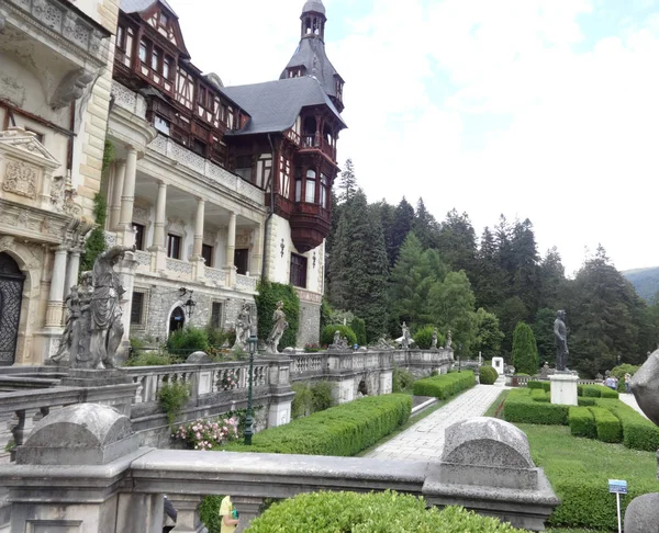 Facade Peles Castle Rumunsko — Stock fotografie