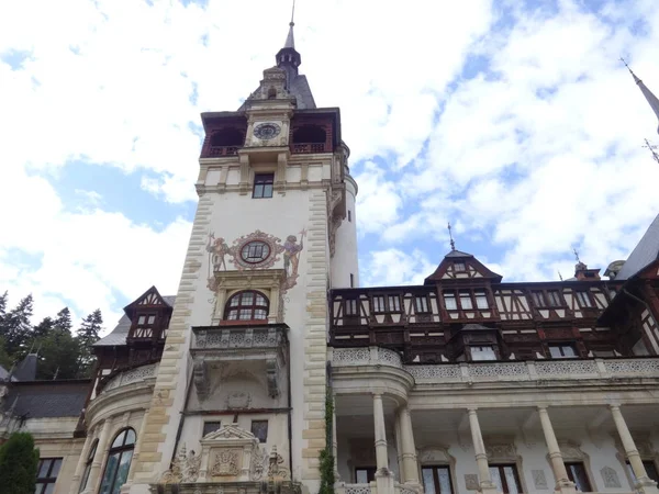 Facade Peles Castle Rumunsko — Stock fotografie