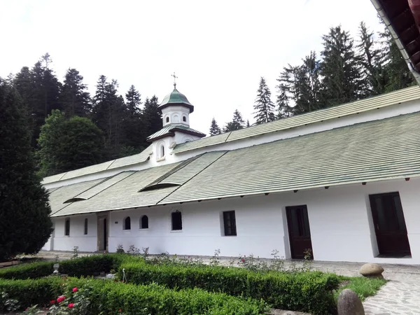 Eglise Roumaine Avec Toit Vert — Photo