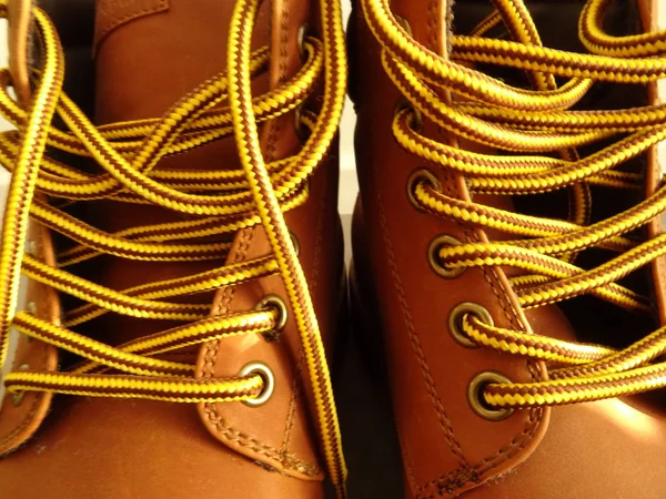 棕色男式冬季靴 — 图库照片