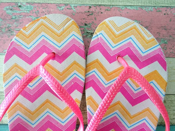 Pink Zigzag Girl Flip Flops — стоковое фото