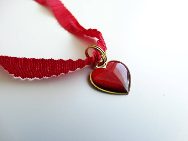 Detail Red Heart Pendant